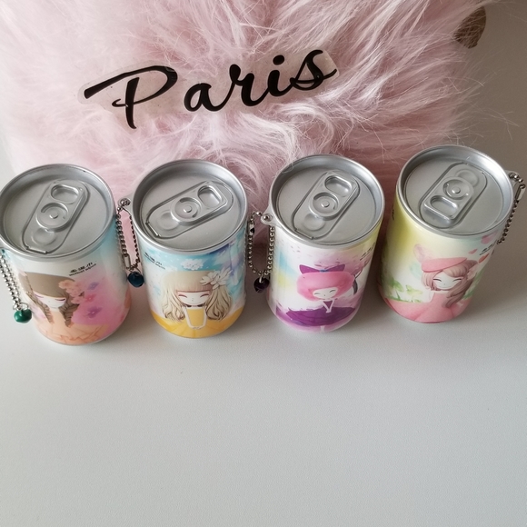 Mini Can Portable Fashion Korean Girl Sanitizing Wet Wipes Keychain New - Picture 11 of 11